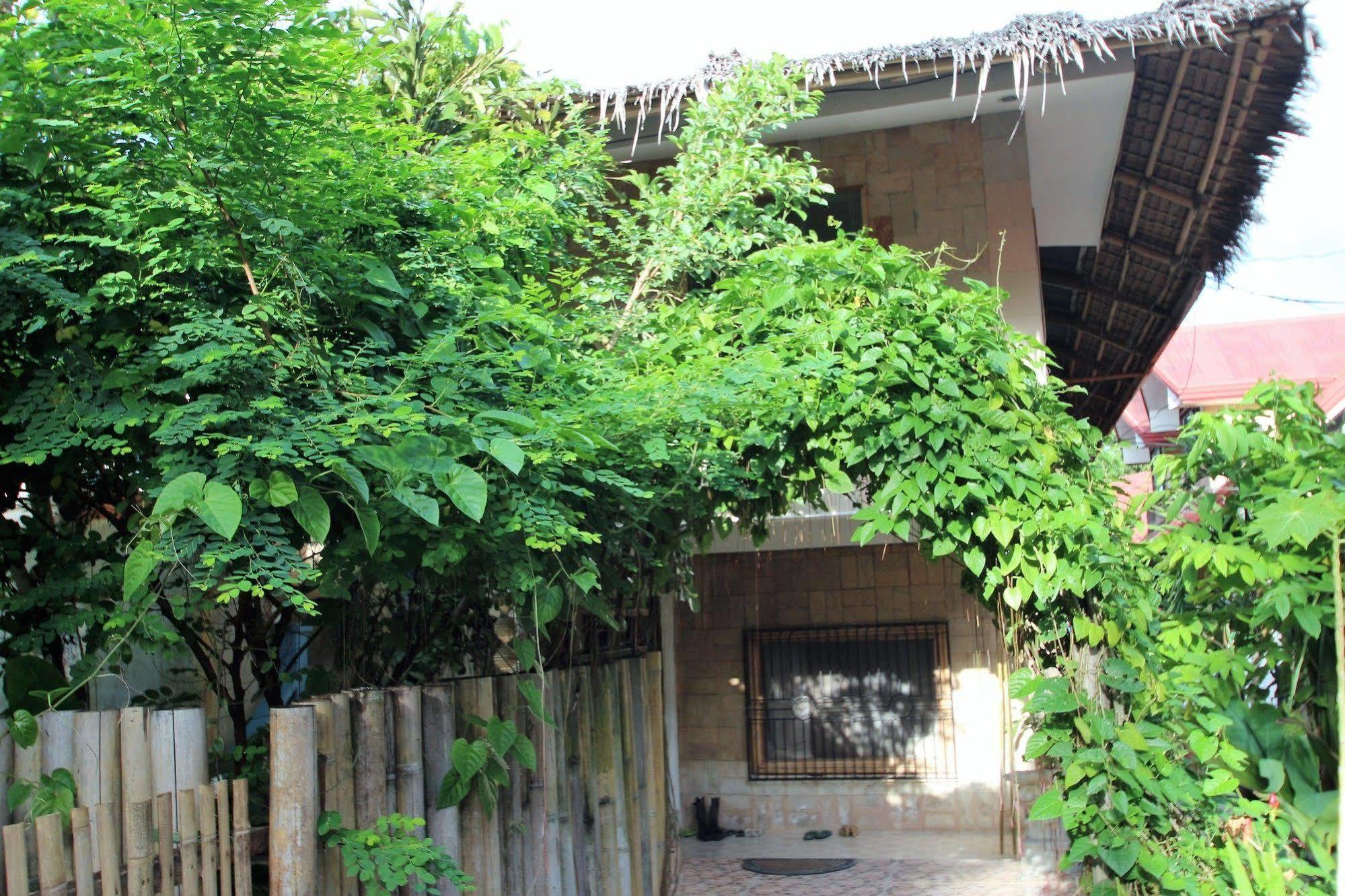 Blue Bamboo Hotel Balabag  Ngoại thất bức ảnh